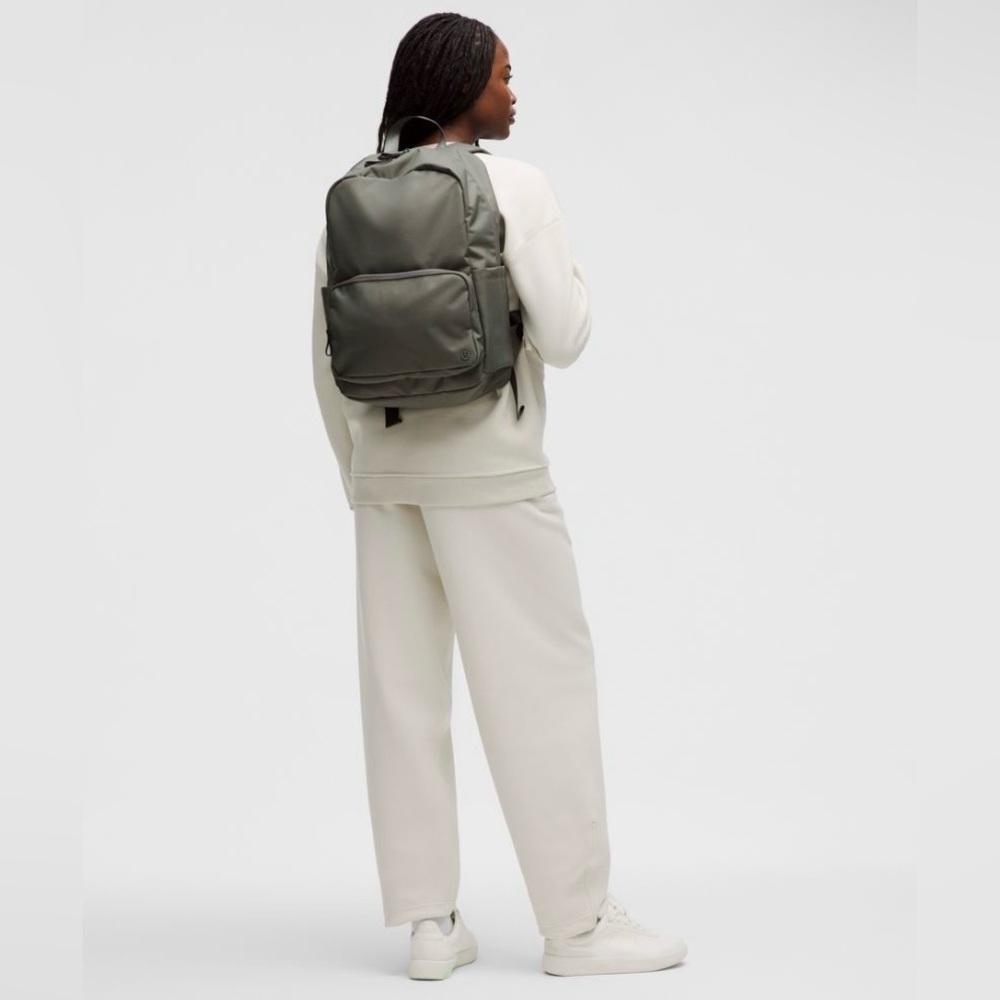 NWT Lululemon Everywhere Backpack 22L  *Tech Canvas Grey Sage